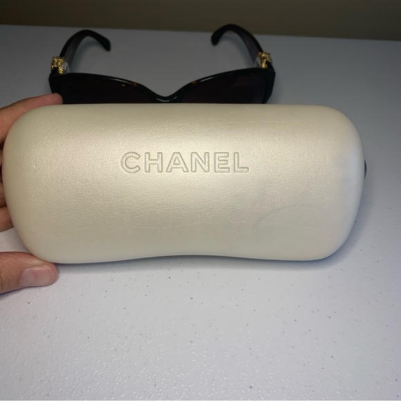 Chanel sunglasses - Picture 2 of 14